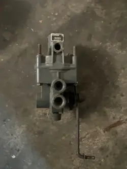Soupape Mercedes Atego OEM 0014318712 - Occasion