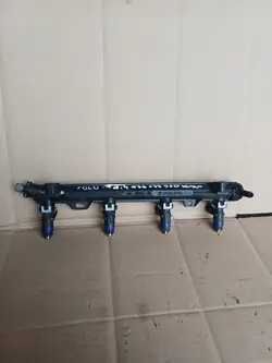 Iniettori carburante 4 pcs Volkswagen Polo 9n Sedan 1.4 2004