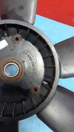 Mercedes-Benz 190 W201 Lüfter OEM 1022000723