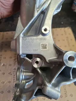 Öljynsuodattimen Perusta MERCEDES W205 W213 2.0CDI