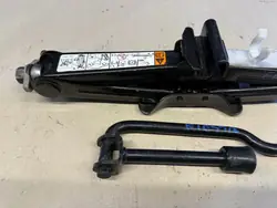 Ford OE EA69-17A078-AA biljacks för Focus MK4/Fiesta