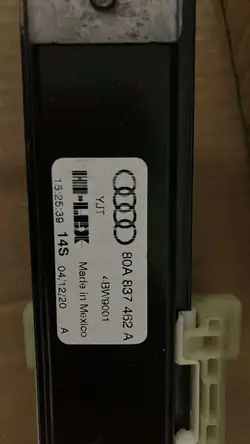Mecanismo de elevação de vidro direito AUDI Q5 II 80A837462A