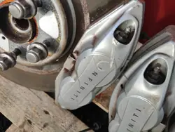 Infiniti FX30D/FX35 Bremszange & Scheibe Vorne OEM