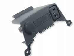Tomada 12V Chevrolet Trax 2019 OEM 42599068 Dianteira