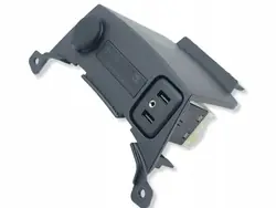 Tomada 12V Chevrolet Trax 2019 OEM 42599068 Dianteira
