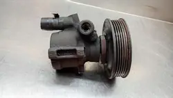 Ohjaustehostinpumppu 1H0422155E VW Golf III 1.6
