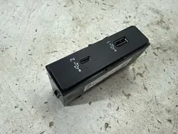 Audi Q3 83A Double Prise USB C + USB OEM 83A035736
