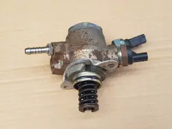 Polttoainepumppu - 2.8 FSI - 3.2 FSI / Audi A6 C6 - 06E127025M