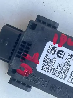 Jeep sokean kulman anturi OEM 68440562AK - Käytetty