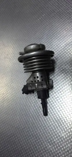 INJECTEUR ADBLUE AUDI A6 C7 A7 A8 Q5 OE 4H0131113A