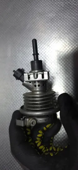 INJECTEUR ADBLUE AUDI A6 C7 A7 A8 Q5 OE 4H0131113A