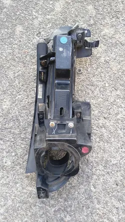Vasen ajovalo OEM 0987bv7U Jeep Grand Cherokee WK2:lle