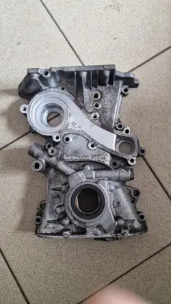 Tampa da bomba de óleo OEM 268711 Nissan Primera P12