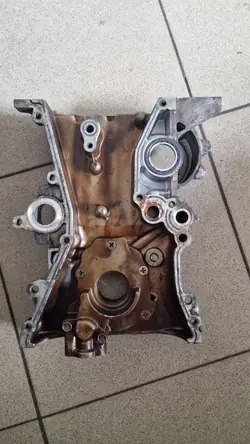 Couvercle de pompe à huile OEM 268711 Nissan Primera P12