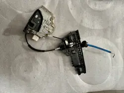 Ovenlukko OEM 8J1837015A Audi A4 Q3 Q5 Q7:lle