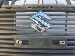 Grille Radiateur Suzuki Swift MK8 OEM 71741-52R00