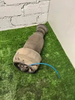 Cojín suspensión trasero izquierdo OEM 104930 BMW E61