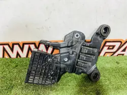 Support de Pompe à Eau OEM LR135189 pour Land Rover