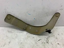 Support d'aile avant gauche OEM 017243C02