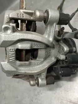 Jarrusatula-sarja taka OEM 6883035 BMW 2 F45:lle