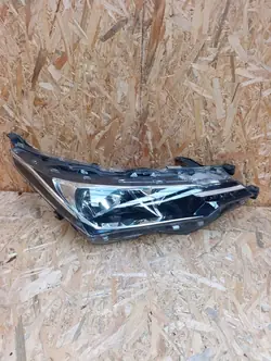 Farol direito Toyota Corolla E16 E18 Lift 2016-2018 MNB654