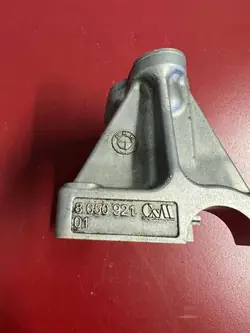 BMW Sylinterikansi Osa OEM 8650921 - Käytetty