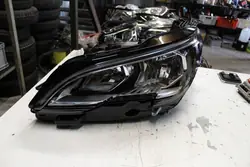 Vasen Etuvalaisin Peugeot 3008 II