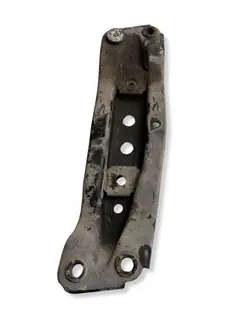Infiniti G37 Vaihteiston Kiinnike OEM 231132 - Käytetty