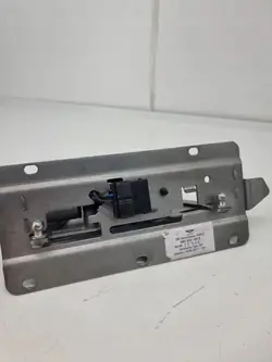 Bentley Continental 2017 katonlukko OEM 3W7825395