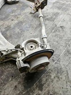 Bakaxelbalk OEM a1693500100 för Mercedes-Benz B W245