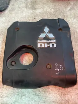 Motorabdeckung Mitsubishi OEM MN171914V - Gebraucht