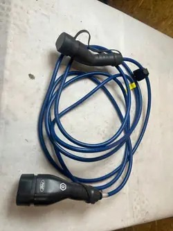 Câble de charge Ford OEM LV4J10B706AA - Occasion