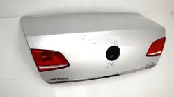Takaluukun kansi OEM 371116901 VW Passat B7 Sedanille