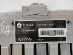 OEM 04760902AB Ljudförstärkare för Chrysler 300M