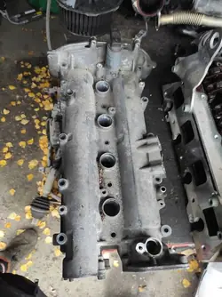 Cabeça de motor VOLKSWAGEN GOLF V 1.6 16V FSI 03C103358F