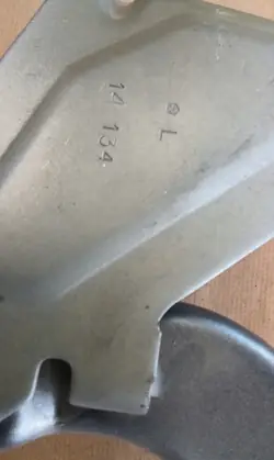 Dobradiça do Capô Esquerda Dianteira Jeep Cherokee KL Lift 2019 OEM