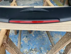 Begagnad OEM 11A827555C bakspoiler för VW ID4