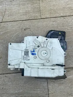 Linke Hintertürschloss Audi A6 A7 Q8 4K0839015Q