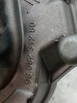 Pompe à huile OEM 9808231280 pour Peugeot 208 I 1.2 VTI