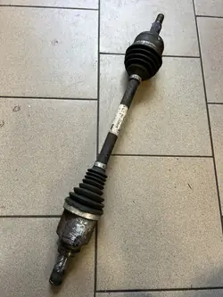 Vänster drivaxel Renault Megane III 1.2 Bensin 391013387R