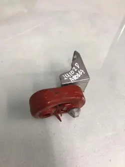 SEAT ARONA Pakoputken kiinnike OEM 5Q0235144R - Käytetty