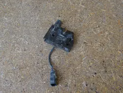 AUDI Q3 8U 11-18 Motorhuv Lock Mikrobrytare 8U0823509A