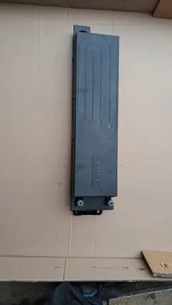 Renault OE Subwoofer OEM 281706647 für Clio IV Bose