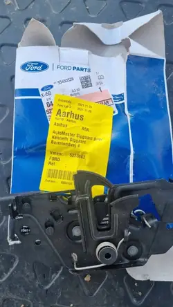 Ford Kuga II Escape Motorhuvudlås 5236243