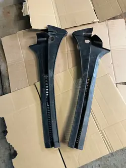 Garniture pare-brise VW Golf V Plus OEM 5M0819403B/4B