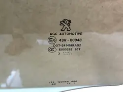 Vidro Porta Traseira Direita Peugeot 2008 I OEM Usado