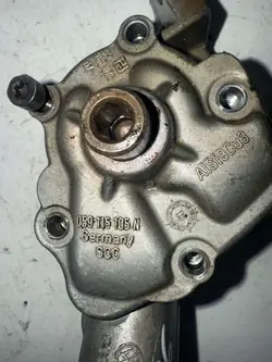 Pompe à huile Audi OE 059115105N - Occasion