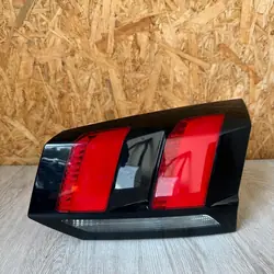 Lámpara trasera PEUGEOT 5008 II LED Izquierda Derecha 9811027880