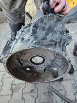 Boîtier d'embrayage pour Mercedes 906-926 Camions