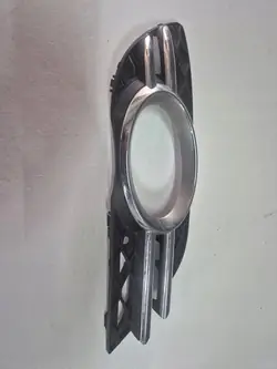 Grille de pare-chocs avant Mercedes OE A2118850822